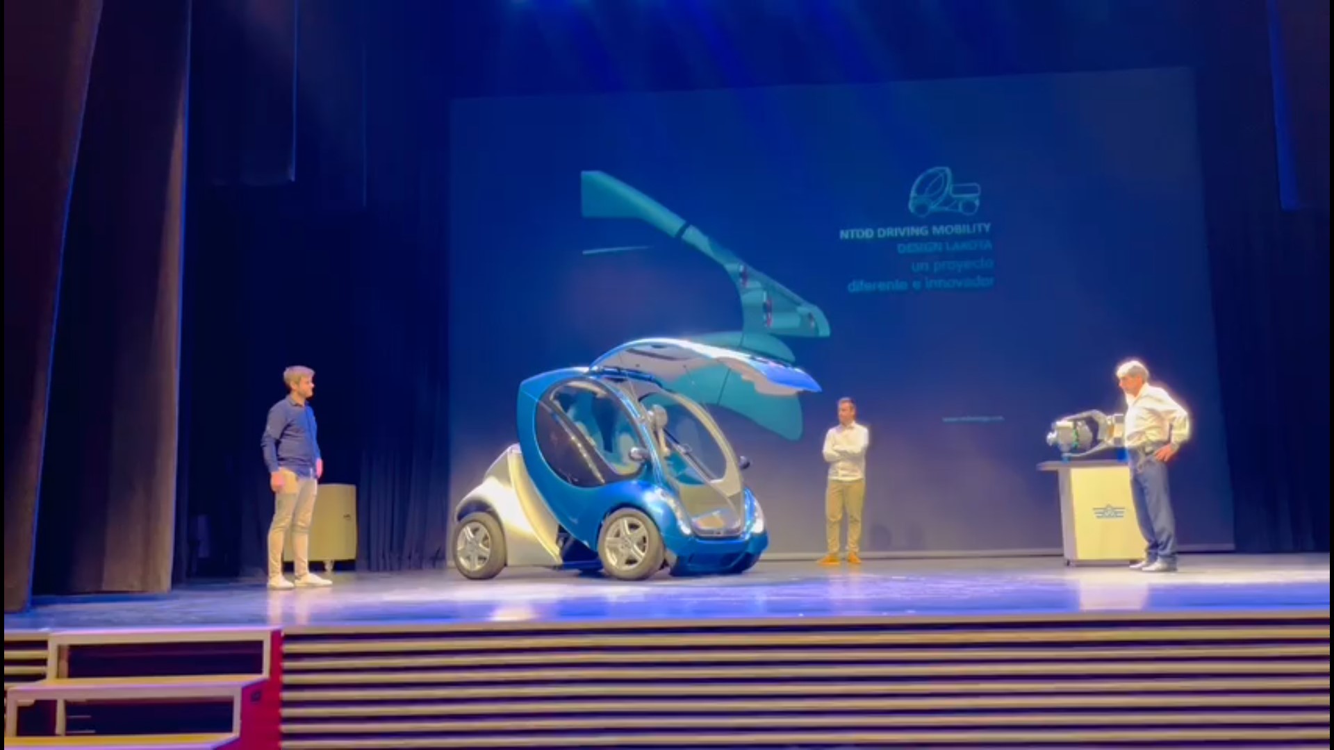 Fotograma vídeo presentación Peralta Presentación de coche plegable electrico