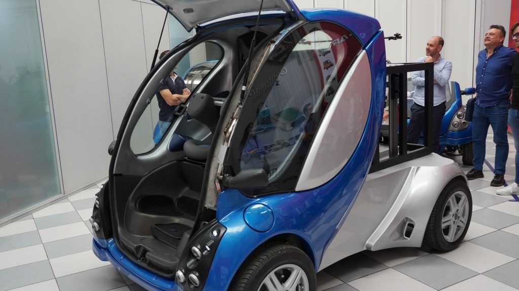 El coche sostenible ‘made in Navarra’ que hará repartos de última milla junto a un dron - NTDENERGY